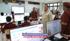 Prabowo Tiba di Sekolah Rakyat 9 Banjarbaru, Sambut Yel-yel dari Siswa dan Tinjau Fasilitas Sekolah