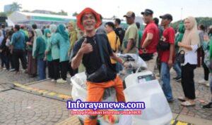 Ungkapan Gembira Warga Dapat Doorprize Motor Listrik di Pasar Murah Pemerintah: Senang Banget, Gak Mimpi!